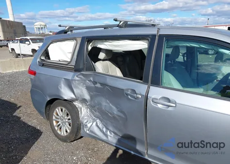 2013 Toyota Sienna Xle V6 8 Passenger из США, поврежденный, VIN 5TDYK3DC7DS344995